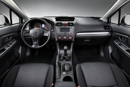 водительское место Subaru XV базовой комплектации