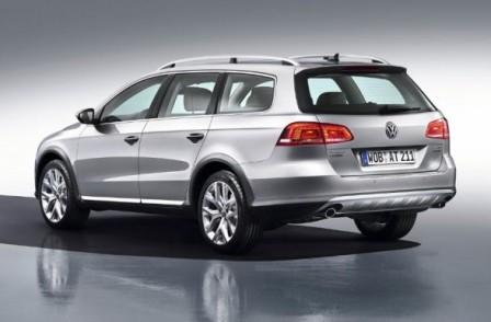 Volkswagen Passat Alltrack вид сзади