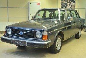 Ретро авто Volvo 244