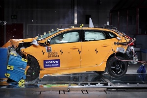 Краш-тест на безопасность Volvo