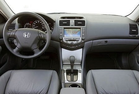 Салон Honda Accord 7-го поколения