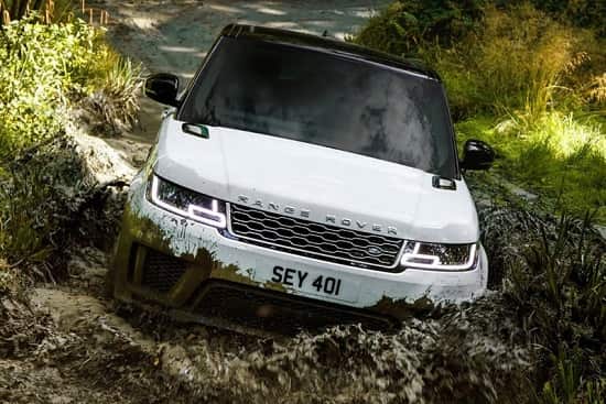 Внедорожник Range Rover Sport 2018 года