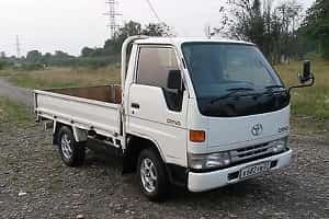 Японский мини-грузовик Toyota