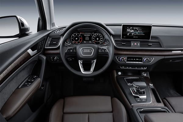 Салон Audi Q5 2019 года