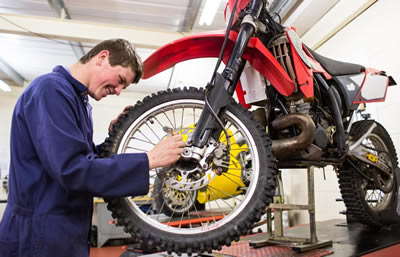Профессионально выполним ремонт мототехники в сервисном центре или с выездом мастера к заказчику